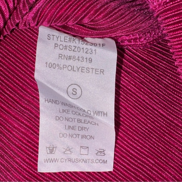 Cyrus Women's Blouse in Vibrant Fuschia Pink, NWT & Extra Button - Picture 5 of 6